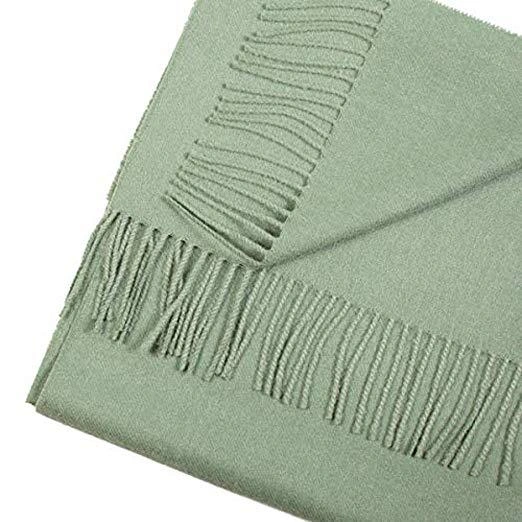 Cozy Green Baby Alpaca Scarf: Luxurious Softness, Naturally Yours.